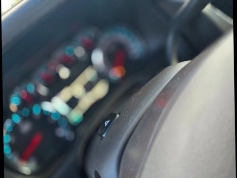 Used 2015 Chevrolet Suburban LT image 10