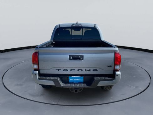 Used 2018 Toyota Tacoma TRD Sport w/ Technology Package RWD image 6