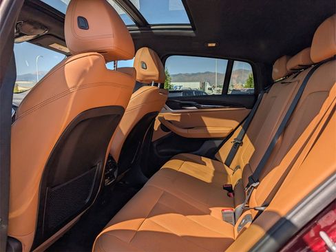 Used 2025 BMW X4 xDrive30i image 16