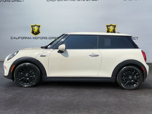 Used 2019 MINI Cooper 2-Door Hardtop image 8