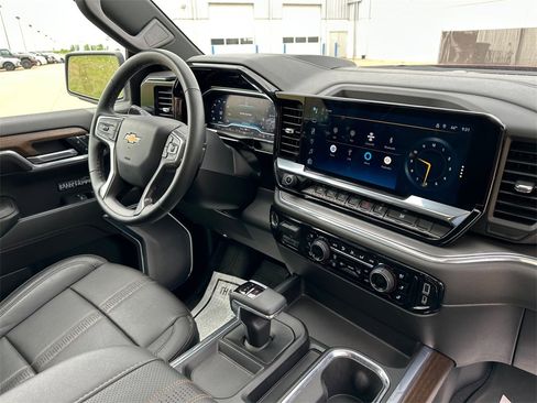 Used 2024 Chevrolet Silverado 1500 High Country w/ High Country Premium Package image 31