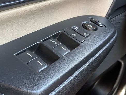 Used 2018 Honda CR-V LX image 22
