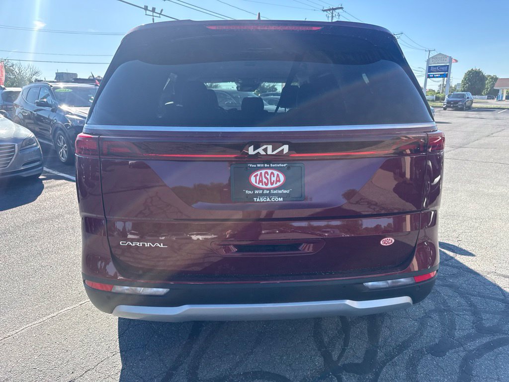 Used 2024 Kia Carnival EX FWD image 6