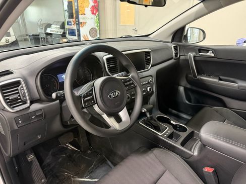 Used 2022 Kia Sportage LX AWD/4WD image 9