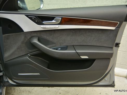 Used 2013 Audi A8 4.0T image 7