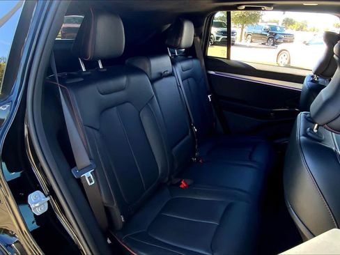 Used 2024 Jeep Wagoneer Launch Edition image 36