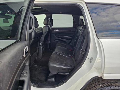 Used 2018 Jeep Grand Cherokee Altitude image 13