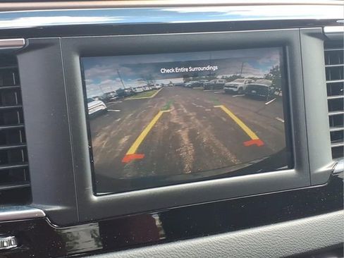 Used 2023 Chrysler Voyager LX FWD image 6