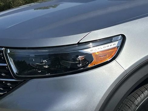 Certified 2023 Ford Explorer XLT AWD/4WD image 9
