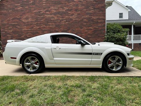 Used 2009 Ford Mustang GT image 37