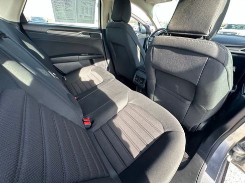 Used 2020 Ford Fusion SE image 29