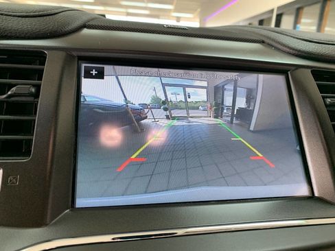 Used 2016 Lincoln MKS AWD w/ Equipment Group 101A image 15