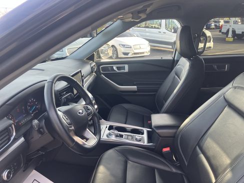 Used 2022 Ford Explorer XLT w/ Equipment Group 202A image 20