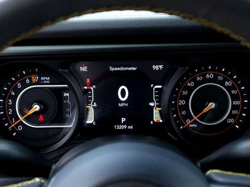Used 2024 Jeep Gladiator Sport AWD/4WD image 14