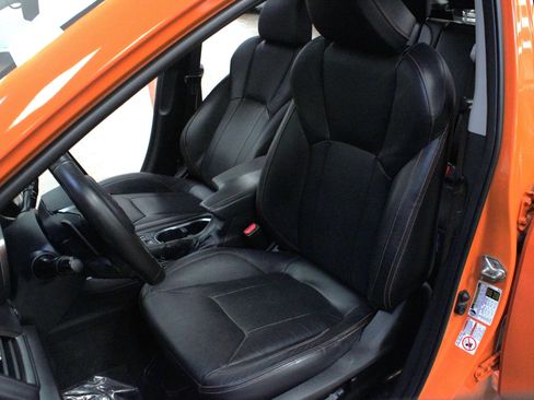 Used 2019 Subaru Crosstrek 2.0i Limited w/ Moonroof Package w/Navigation image 10