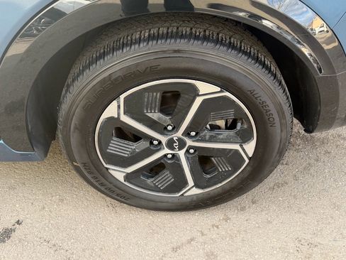 Used 2023 Kia Niro image 9