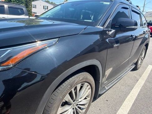 Used 2021 Toyota Highlander Platinum AWD/4WD image 3