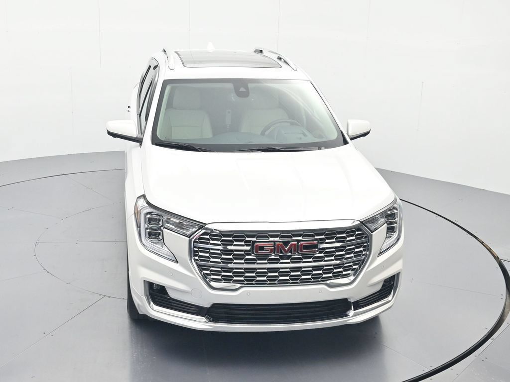 Used 2024 GMC Terrain Denali w/ Denali Premium Package AWD/4WD image 31