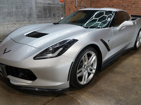 Used 2018 Chevrolet Corvette Stingray Coupe RWD image 21