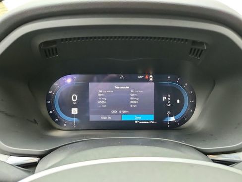 Certified 2025 Volvo XC60 B5 Plus w/ Climate Package AWD/4WD image 24