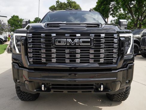 Used 2026 GMC Sierra 2500 Denali Ultimate AWD/4WD image 3