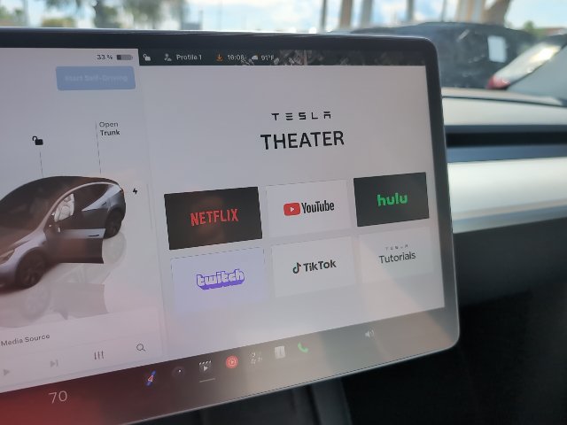 Used 2025 Tesla Model Y Long Range AWD/4WD image 16