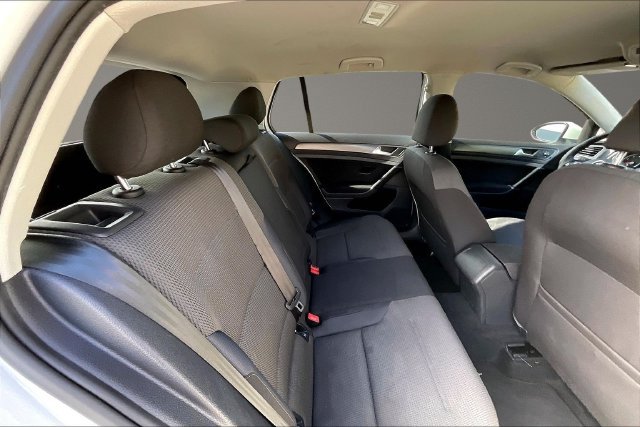 Used 2018 Volkswagen Golf S FWD image 24