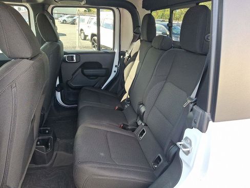 Certified 2022 Jeep Gladiator Sport image 11