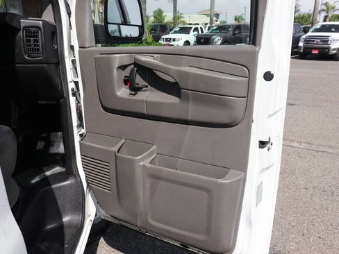 Used 2014 Chevrolet Express 2500 image 35