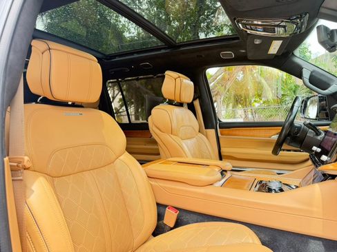 Used 2022 Jeep Grand Wagoneer Series III w/ Rear Seat Video Group 1 AWD/4WD image 50