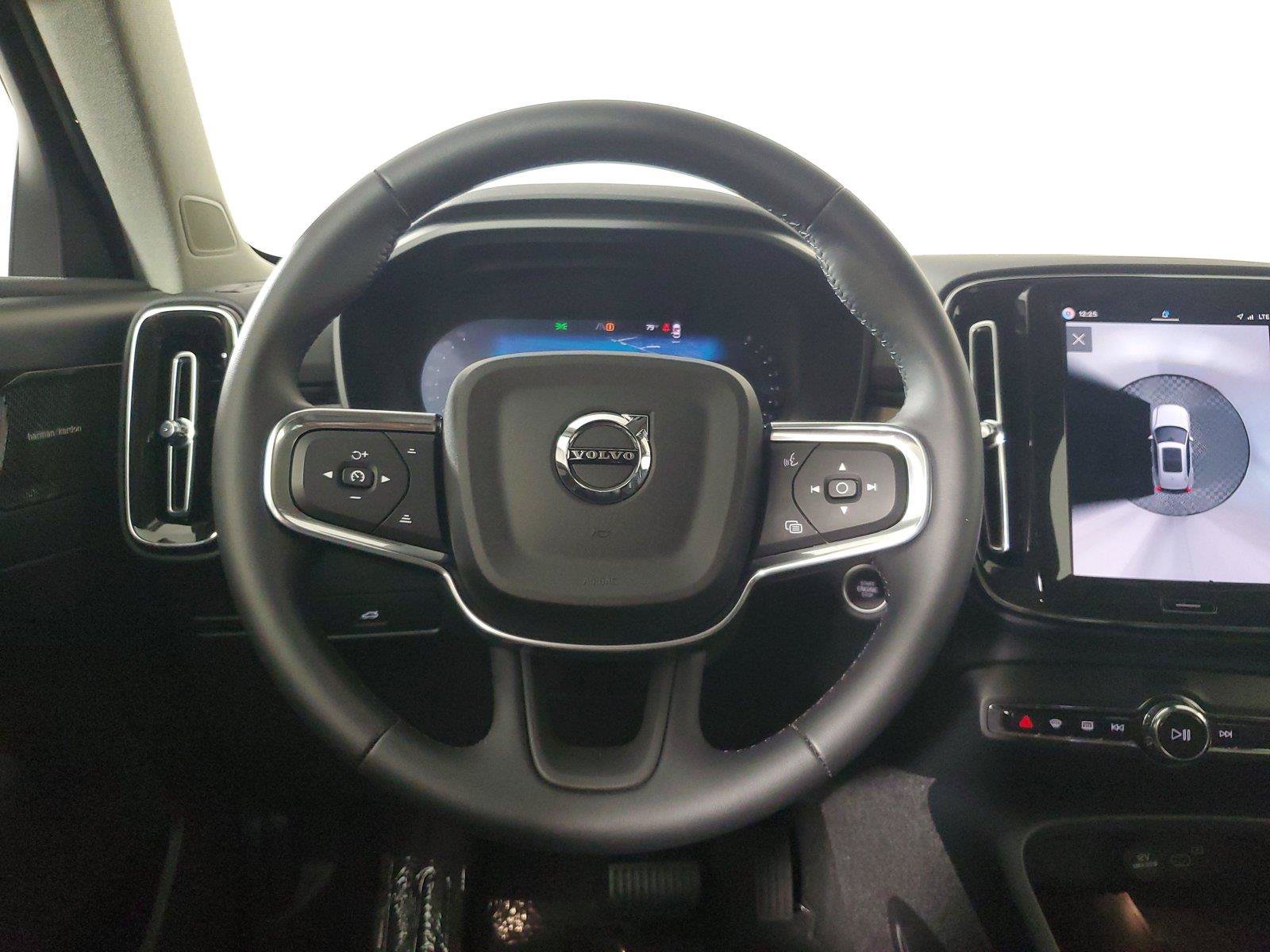 Certified 2026 Volvo XC40 B5 Plus AWD/4WD image 16
