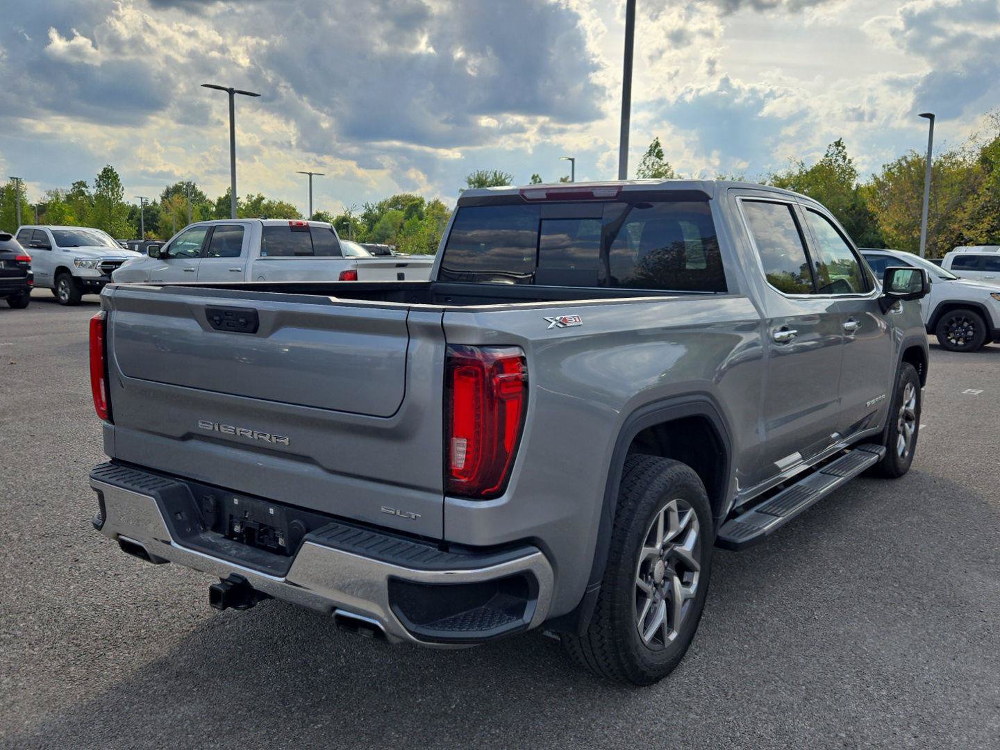 Used 2023 GMC Sierra 1500 SLT w/ SLT Premium Package AWD/4WD image 7