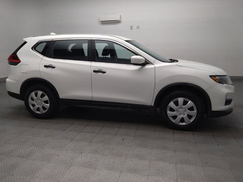 Used 2017 Nissan Rogue S FWD image 11