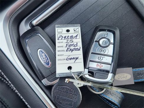 Used 2025 Ford Expedition Platinum w/ Stealth Appearance Package image 36
