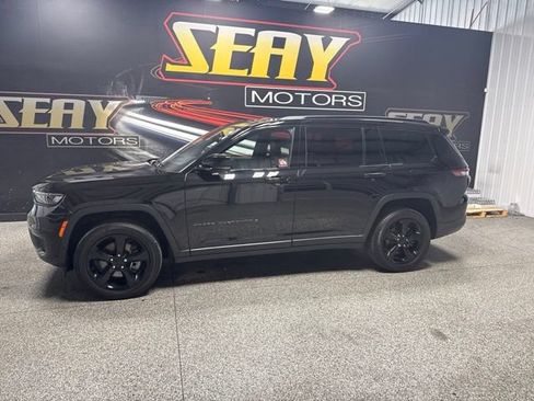 Used 2023 Jeep Grand Cherokee L Laredo AWD/4WD image 3