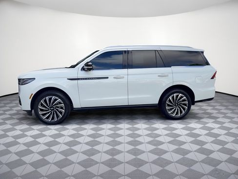 Used 2025 Lincoln Navigator Black Label AWD/4WD image 2