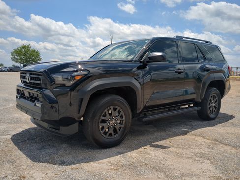 Used 2026 Toyota 4Runner SR5 RWD image 6