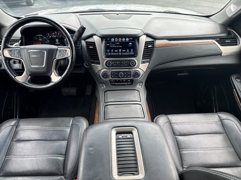 Used 2019 GMC Yukon Denali w/ Denali Ultimate Package AWD/4WD image 15