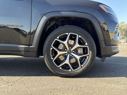 Used 2025 Jeep Compass Limited AWD/4WD image 10