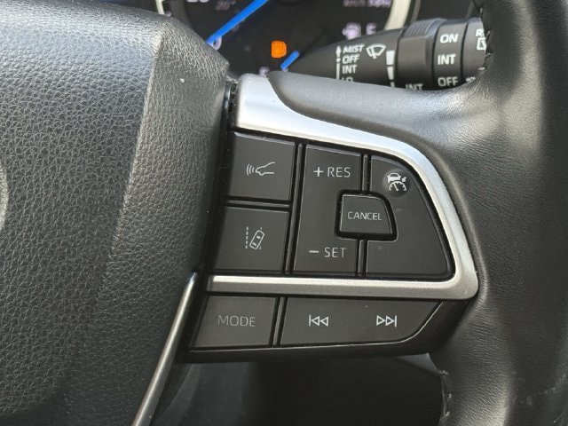 Used 2023 Toyota Highlander LE FWD image 15