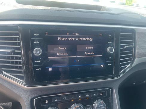 Used 2023 Volkswagen Atlas Cross Sport SE w/ Black Wheel Package FWD image 3