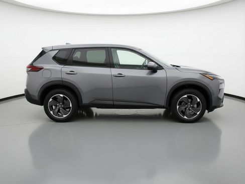 Used 2025 Nissan Rogue SV image 11