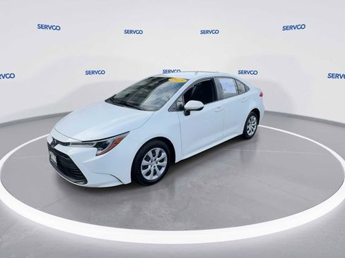 Used 2023 Toyota Corolla LE image 4