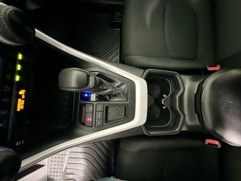 Used 2019 Toyota RAV4 LE image 25