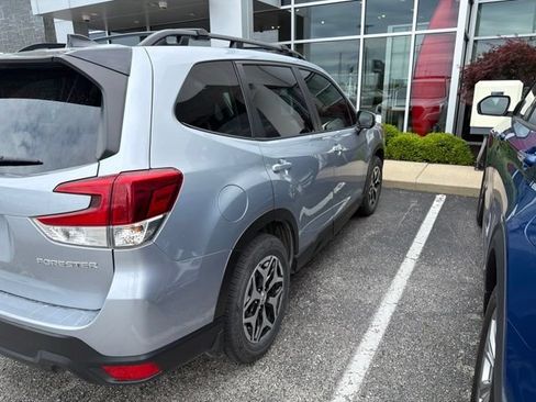 Used 2024 Subaru Forester Premium AWD/4WD image 5