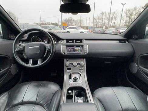 Used 2018 Land Rover Range Rover Evoque SE Premium image 12