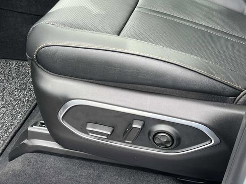 New 2026 Jeep Grand Wagoneer 4WD image 25