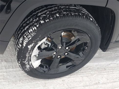 New 2025 Jeep Grand Cherokee L Altitude image 5