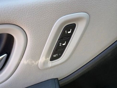 Used 2025 Honda Pilot Elite image 14