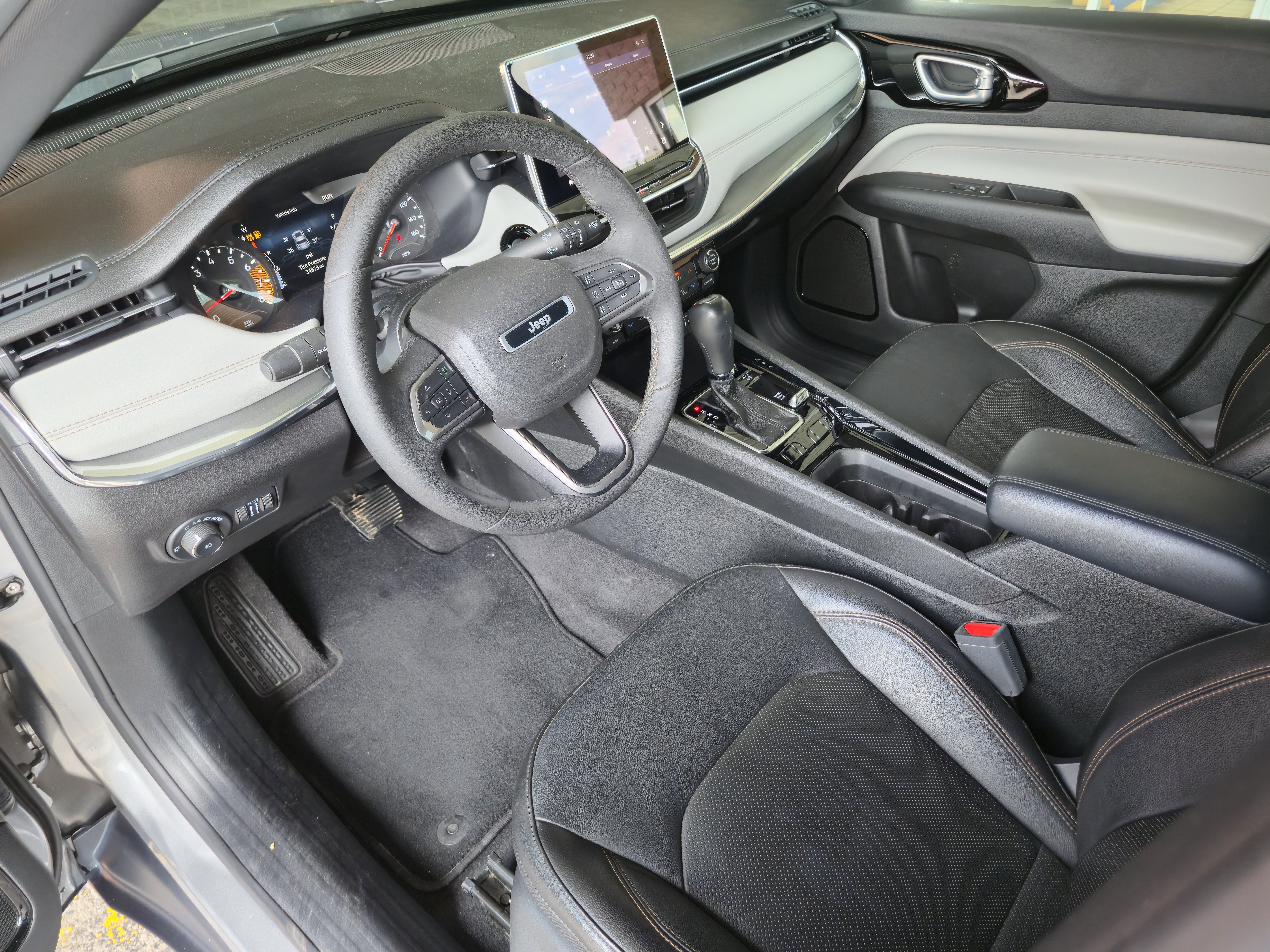 Used 2023 Jeep Compass Limited AWD/4WD image 9